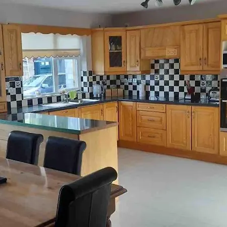 Kilbanow House * Lamanagh